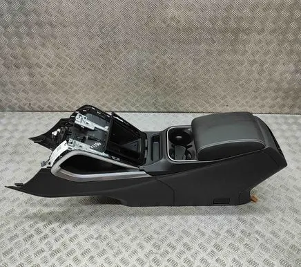Jaguar I-Pace Center console J9D3045M11B J9D3045M11A