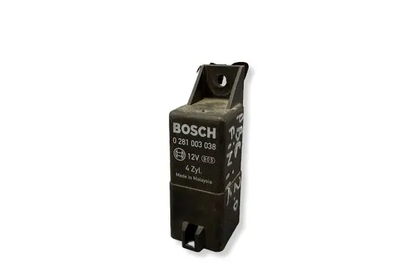 Volkswagen PASSAT B6 Glow plug pre-heat relay 0281003038
