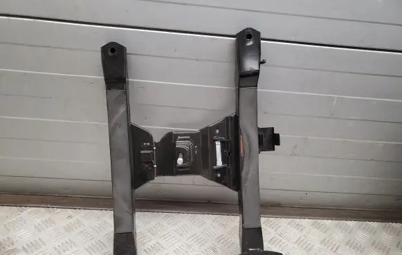 Chrysler Pacifica Spare wheel mounting bracket 68233999AE