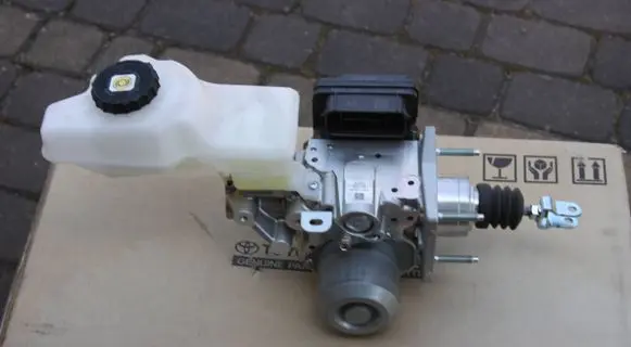 Toyota Corolla Cross Electric power steering pump 4721016040