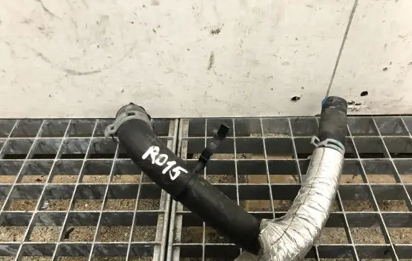 Chevrolet Camaro Engine coolant pipe/hose 84126755