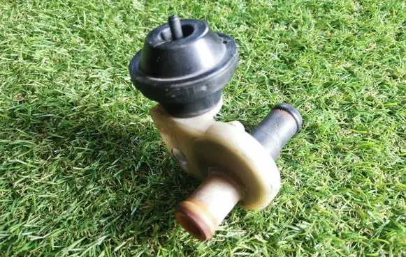Audi A6 S6 C4 4A Coolant heater control valve 4A0819809