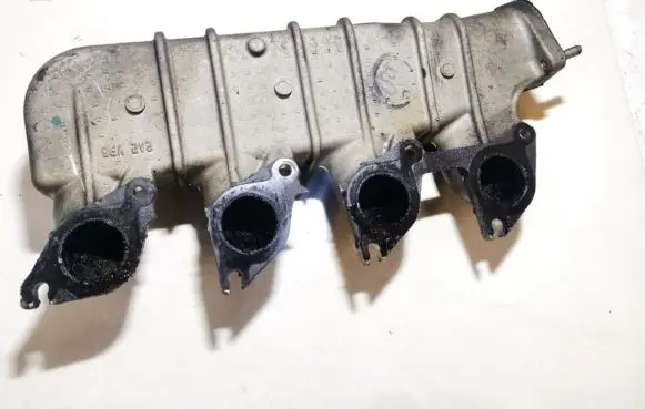 Citroen Xsara Picasso Intake manifold 9635615310