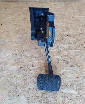 Mercedes-Benz CLK A209 C209 Brake pedal A2032900719