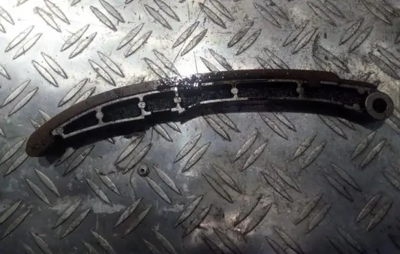 Toyota Yaris Slide rail for timing chain 