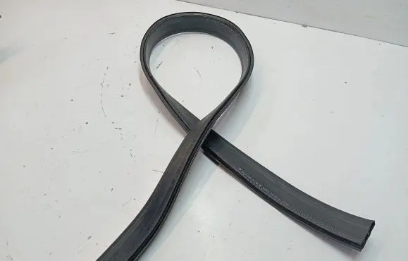 Mercedes-Benz CLS C218 X218 Engine compartment rubber A2126280298