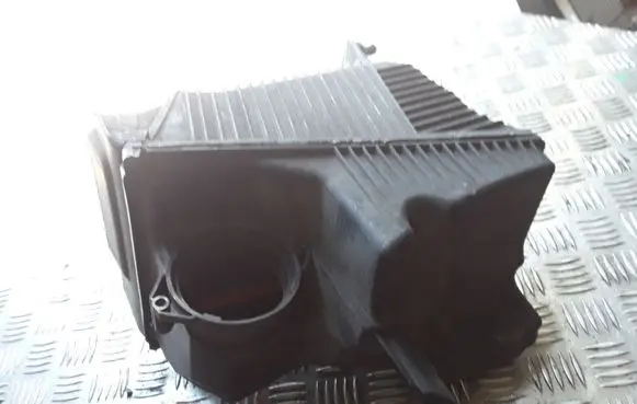 Renault Scenic II - Grand scenic II Air filter box 8200369798