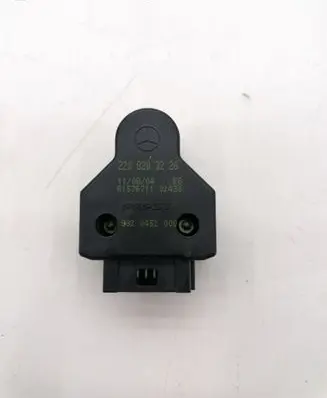 Mercedes-Benz S W220 Seat control module 2208203226 61576711