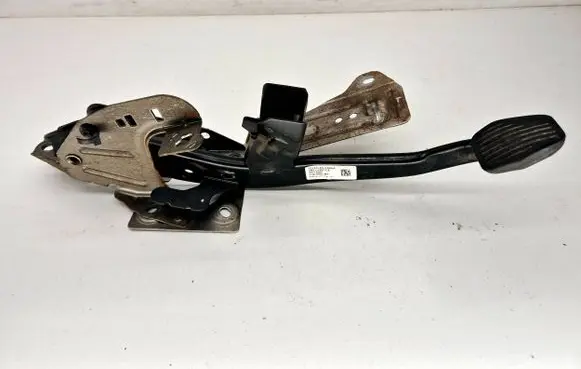 Volvo V50 Brake pedal 4N512467CE