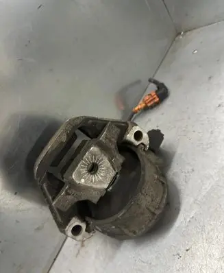 Audi A6 S6 C7 4G Engine mount bracket