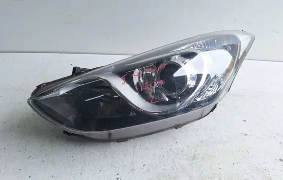 Hyundai i30 Headlight/headlamp 92101A6070