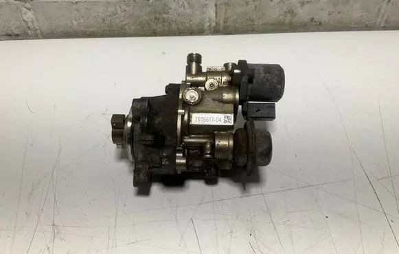 BMW X5 E70 Fuel injection high pressure pump 7615617