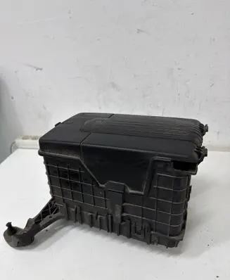Audi A3 S3 8P Battery box tray 3C0915335