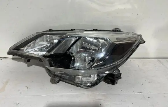 Mitsubishi Space Star Headlight/headlamp 8301D445