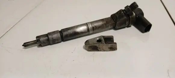 Mercedes-Benz E W211 Fuel injector 0445110177