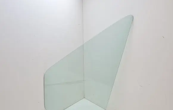 Ford Transit Front door vent window glass four-door 43R001582