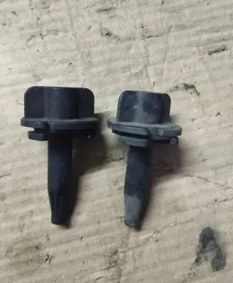 Ford Mondeo MK IV Radiator mount bracket