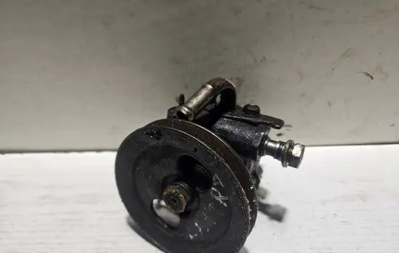 Hyundai Elantra Power steering pump 5711028000