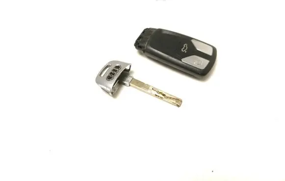 Audi A4 S4 B9 Ignition key/card 