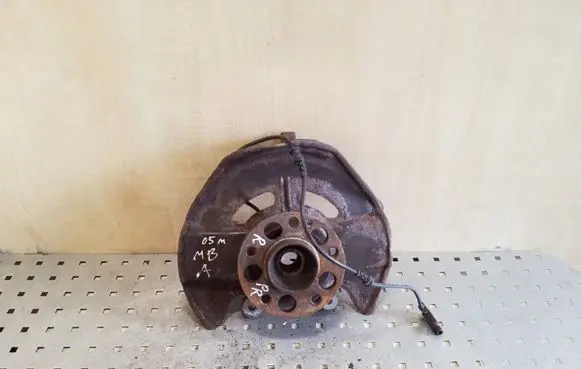Mercedes-Benz A W169 Front wheel hub
