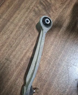 Volkswagen PASSAT B5 Front lower control arm/wishbone