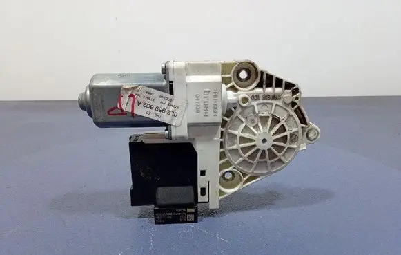 Seat Ibiza IV (6J,6P) Front door window regulator with motor 6L2959802A