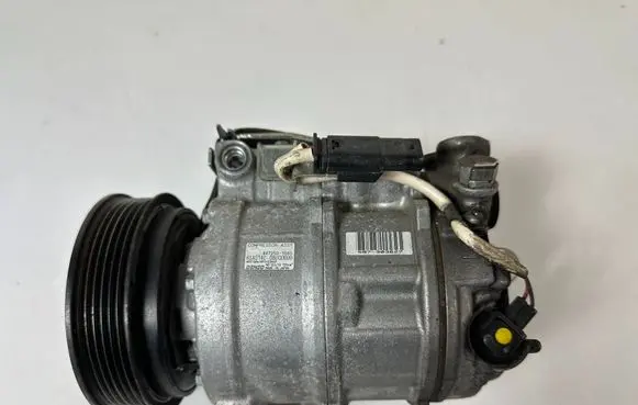 Mercedes-Benz GLA W156 Air conditioning (A/C) compressor (pump) A0008303602