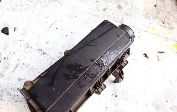 Ford Mondeo Mk III Air filter box 4609885902