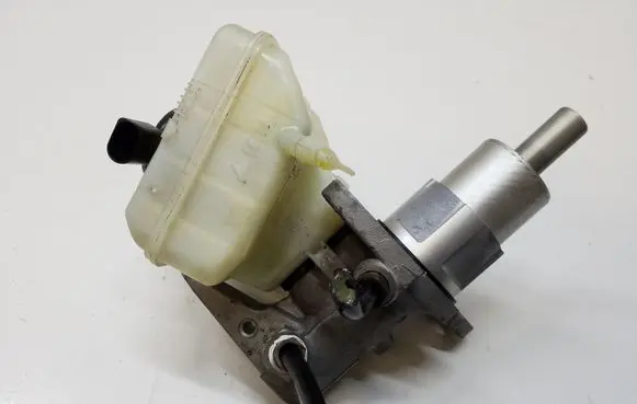 Audi A5 8T 8F Master brake cylinder 8K0611301A 34411N