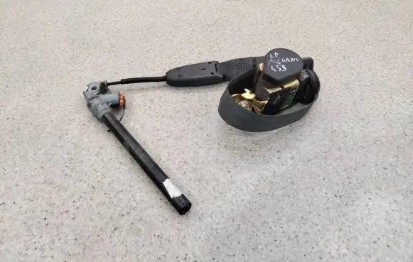 Renault Megane II Front seatbelt