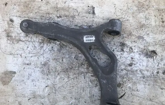 Volkswagen Touareg II Front lower control arm/wishbone 7P0407151E