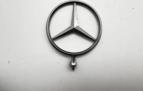 Mercedes-Benz E W212 Manufacturer badge logo/emblem 