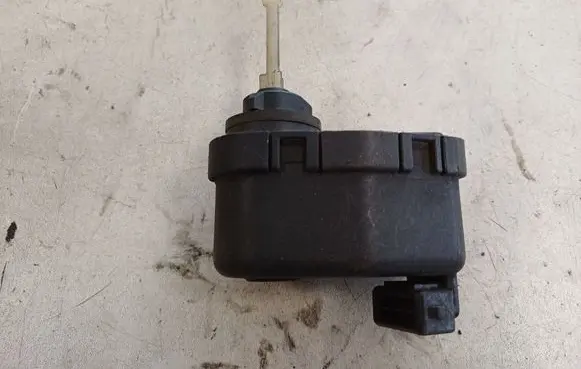 Volkswagen Transporter - Caravelle T4 Headlight level adjustment motor 8A0941295 165941295