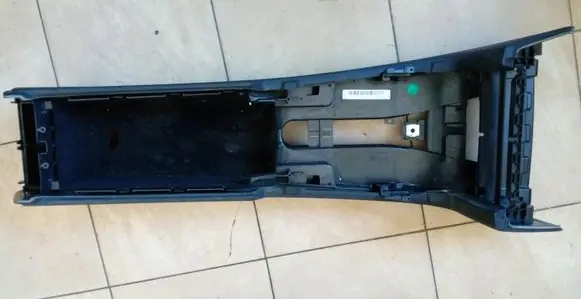 Mercedes-Benz E W212 Center console 2126801550 NE60240