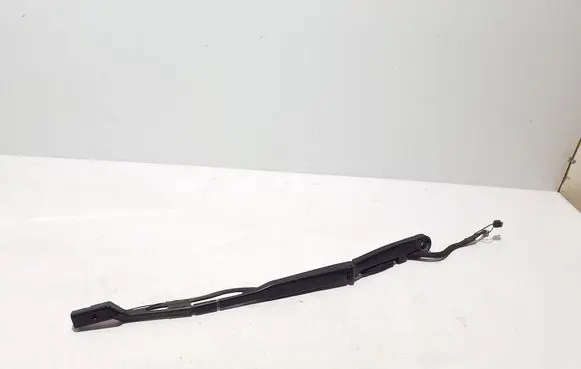 Front wiper blade arm