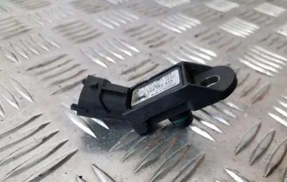 Opel Vivaro Air pressure sensor 0281002552 8200155613