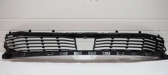 Peugeot 5008 II Front bumper lower grill 9813566377
