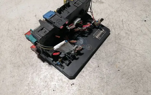 Mercedes-Benz Vito Viano W639 SAM control unit 6395450301 A6395450401