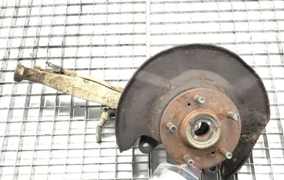 Honda CR-V Front wheel hub spindle knuckle