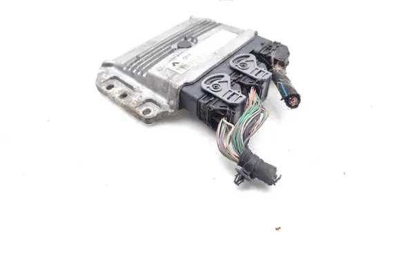 Renault Megane III Engine control unit/module 237100131R 237100132R 9353105881