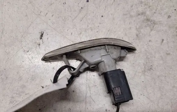 Mazda 6 Front fender indicator light