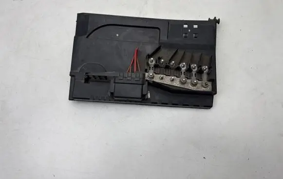 Volkswagen Polo Fuse module 6Q0937550F