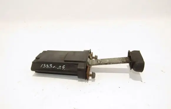 Mercedes-Benz S W140 Rear door check strap stopper