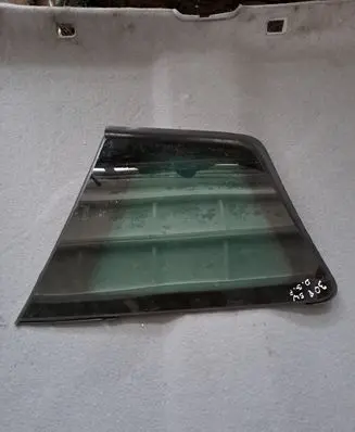 Peugeot 308 Rear side window