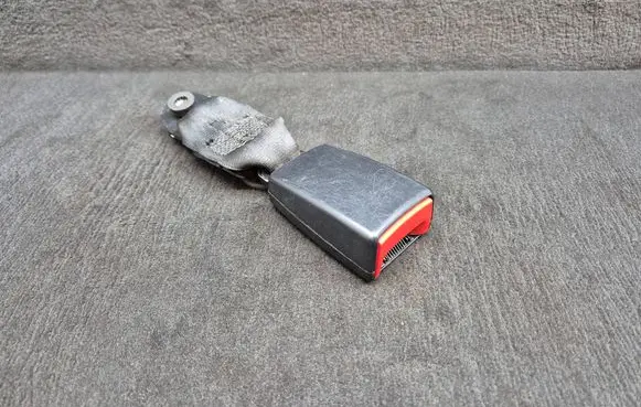 Audi Q7 4L Rear seatbelt buckle 4L0857740E