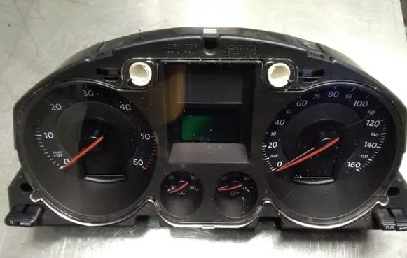 Volkswagen PASSAT B6 Speedometer (instrument cluster) 3C0920960N V0002000