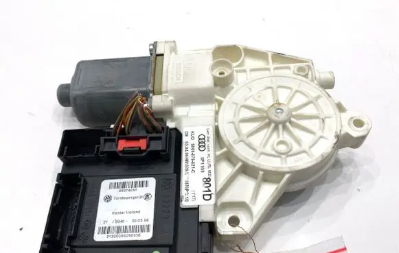 Audi A3 S3 8P Rear door window regulator motor 8P4959801D