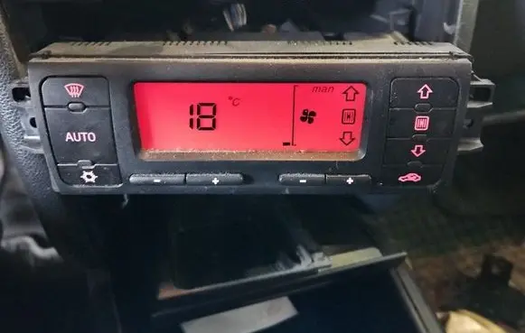 Seat Toledo II (1M) Climate control/heater control trim 1M0820043D IMPRK1574045