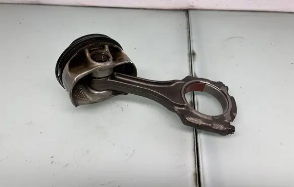 BMW 7 G11 G12 Piston with connecting rod 7646892 8665195 11258665195