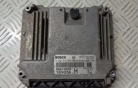 Toyota Yaris Engine control unit/module 8966100D450